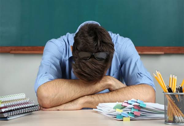 ஆசிரியர்களின் பணிச்சுமையை குறைக்க பள்ளிக்கல்வித்துறை நடவடிக்கை..