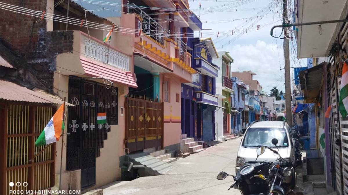 வீடுதோறும் தேசியக் கொடி! வீதிதோறும் தேசிய முழக்கம்!