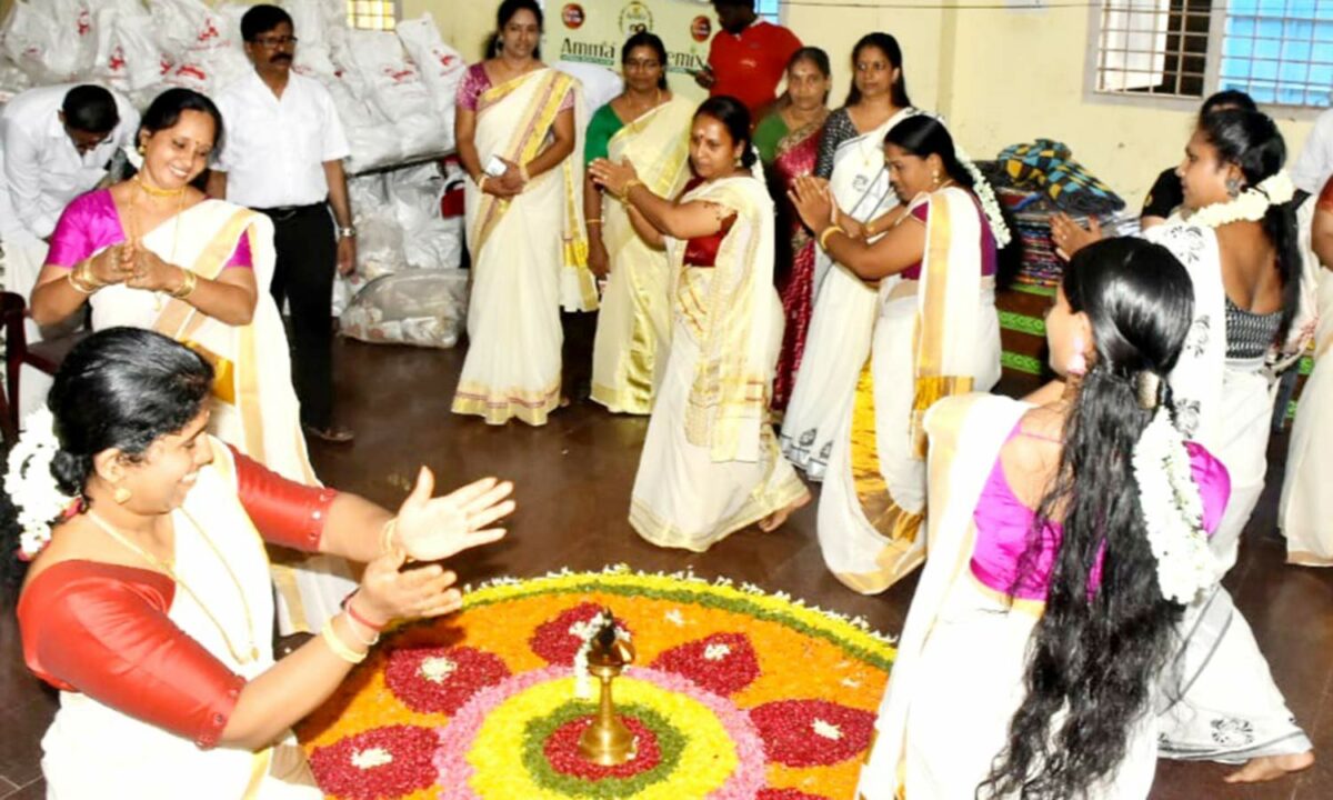 கடவுளின் சொந்த தேசம்   கேரளாவில்  திருவோணம்  கொண்டாட்டம் களைகட்டியது..