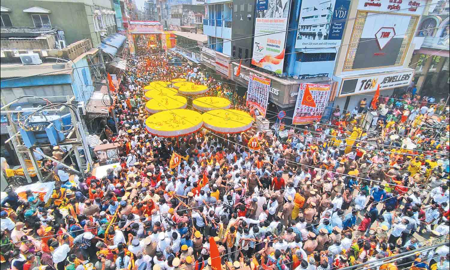திருப்பதி ஏழுமலையானுக்கு திருக்குடைகள் சென்னையில் புறப்பாடு..பக்தர்கள் வழியனுப்பினர்