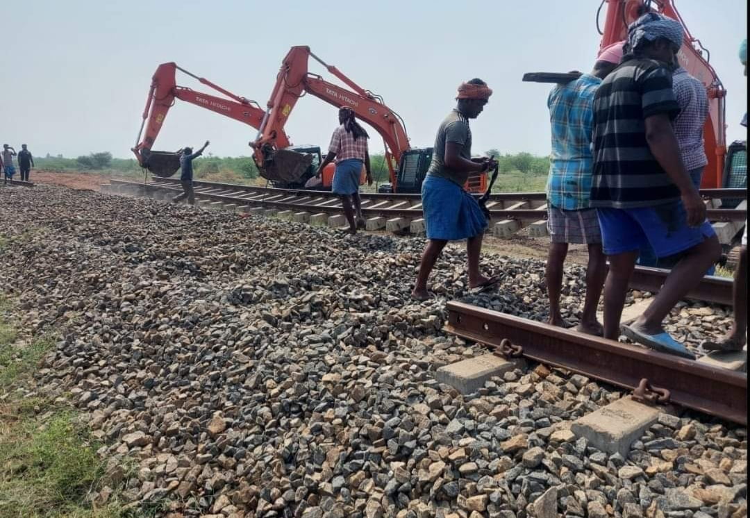 ராஜபாளையம் -சங்கரன்கோவில்  ரயில் பாதை சீரமைப்பு..