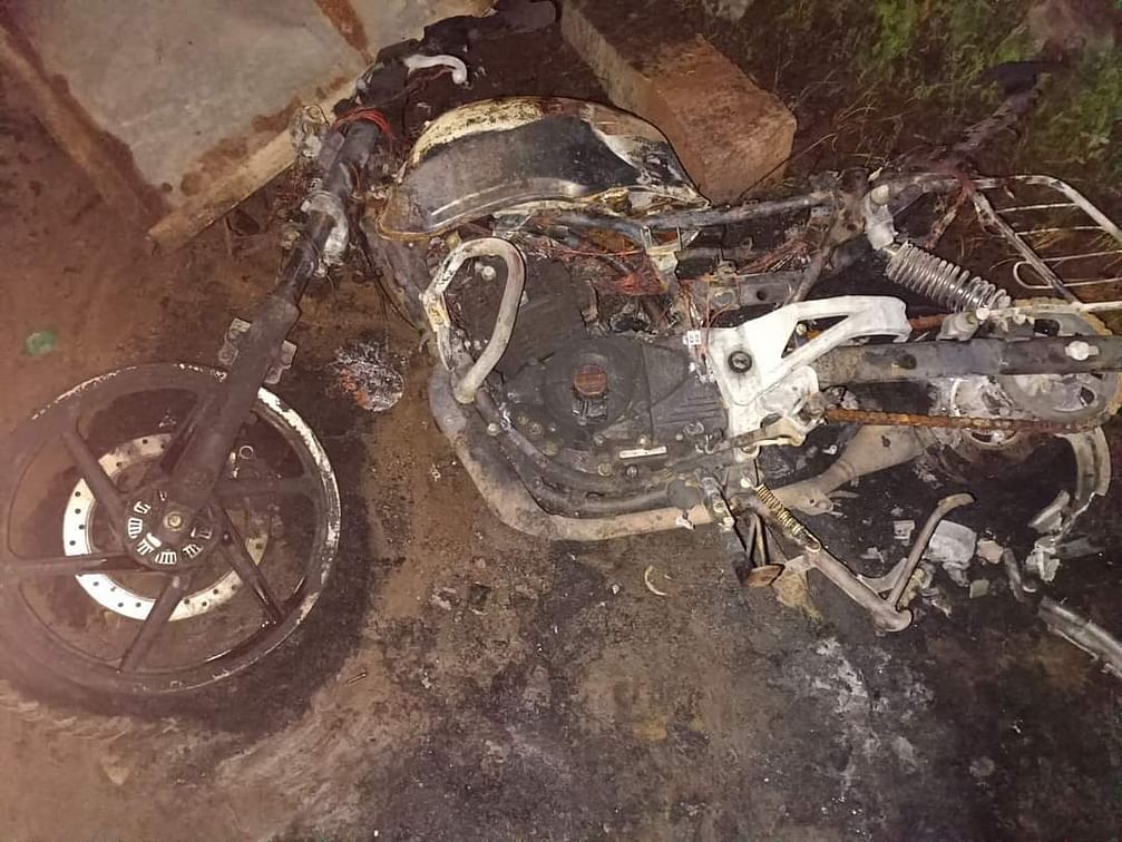 திண்டுக்கலில் பாஜக பிரமுகரின் கடைக்கு மர்ம நபர்கள் தீ வைப்பு..