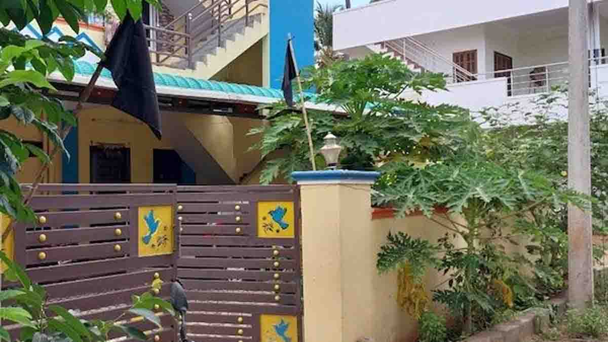 கிறிஸ்தவ செபக்கூடத்துக்கு எதிராக அவிநாசியில் வீடுகளில் கருப்புக் கொடி!