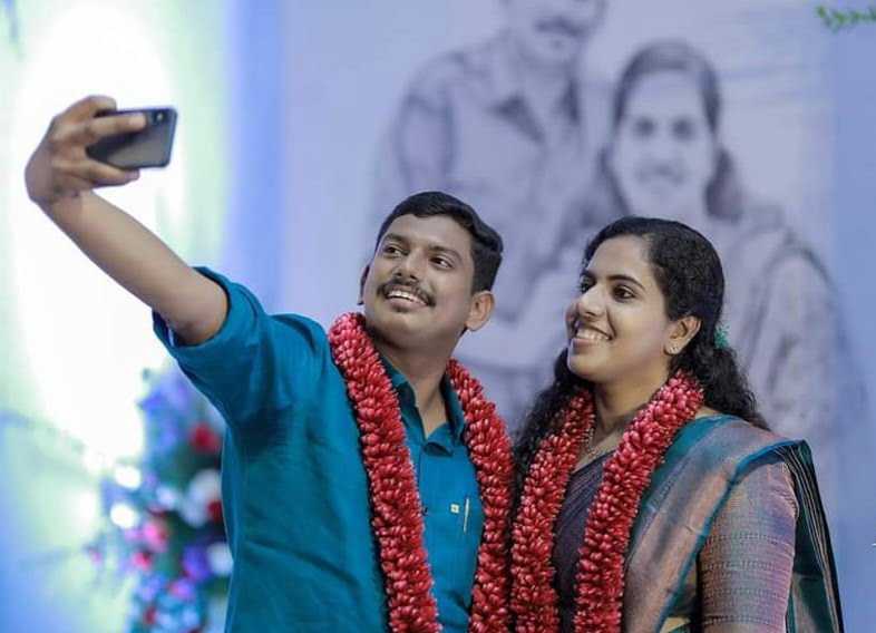 கேரளாவில் இளம் எம்எல்ஏவை கரம் பிடித்த இளம் மேயர்: