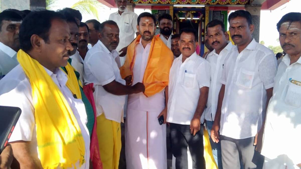 கரடிபட்டி வெற்றி விநாயகர் முத்தாலம்மன் கோயில் கும்பாபிஷேக விழா!