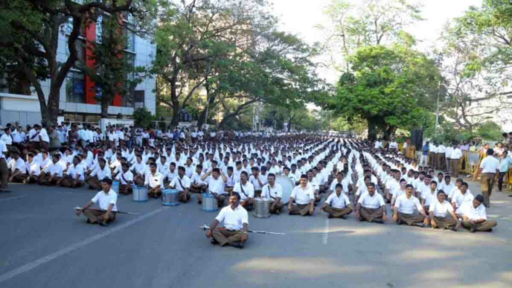 rss route march - Dhinasari Tamil