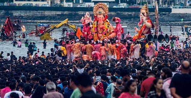 மகாராஷ்டிரா  விநாயகர் சிலைகள் கரைக்கும் போது  20 பேர் பலி..