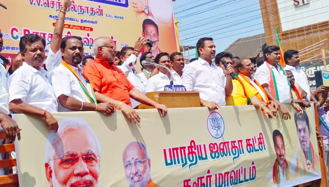 கோட்டையில் இருக்கும் ஸ்டாலின் தடுக்காமல் விட்டதை கோட்டை ஈஸ்வரன் தடுத்துள்ளார்!