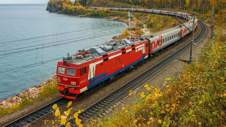 நூறு பெட்டிகளுடன் இயங்கிய உலகின் மிக நீளமான பயணிகள் ரெயில்..