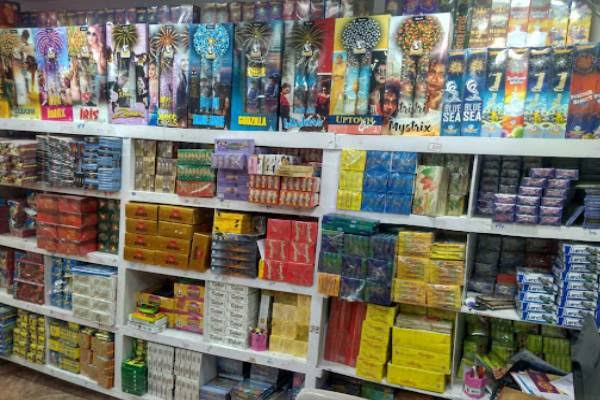 விதிமுறைகளை பின்பற்றினால் மட்டுமே பட்டாசுக்கடை அமைப்பதற்கு அனுமதி-