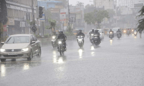 தமிழகத்தில் 13 மாவட்டங்களில் மழை நீடிக்கும்  வானிலை ஆய்வு மையம் ..