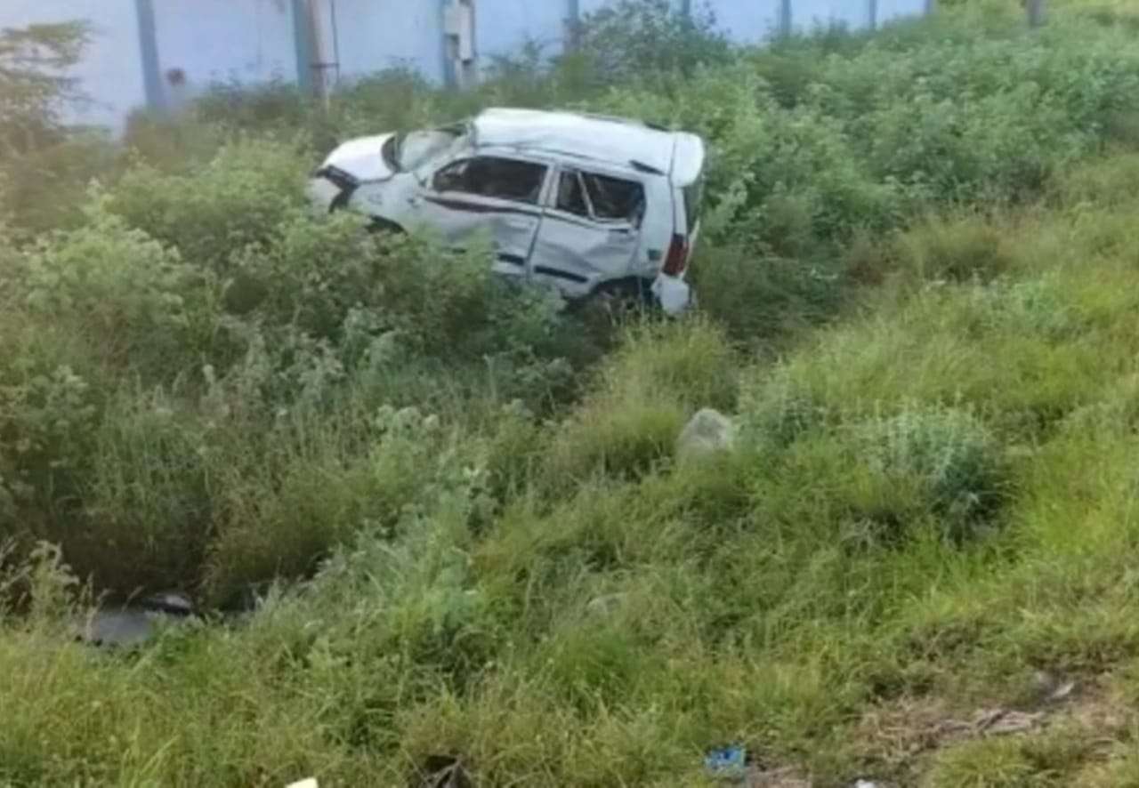 சாத்தூர் அருகே சாலை விபத்தில் இருவர் பலி 3 பேர் காயம்..