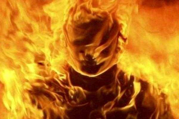 அருப்புக்கோட்டையில் தந்தைமீது பெட்ரோல் ஊற்றி உயிரோடு எரித்த மகன்.. - Dhinasari Tamil