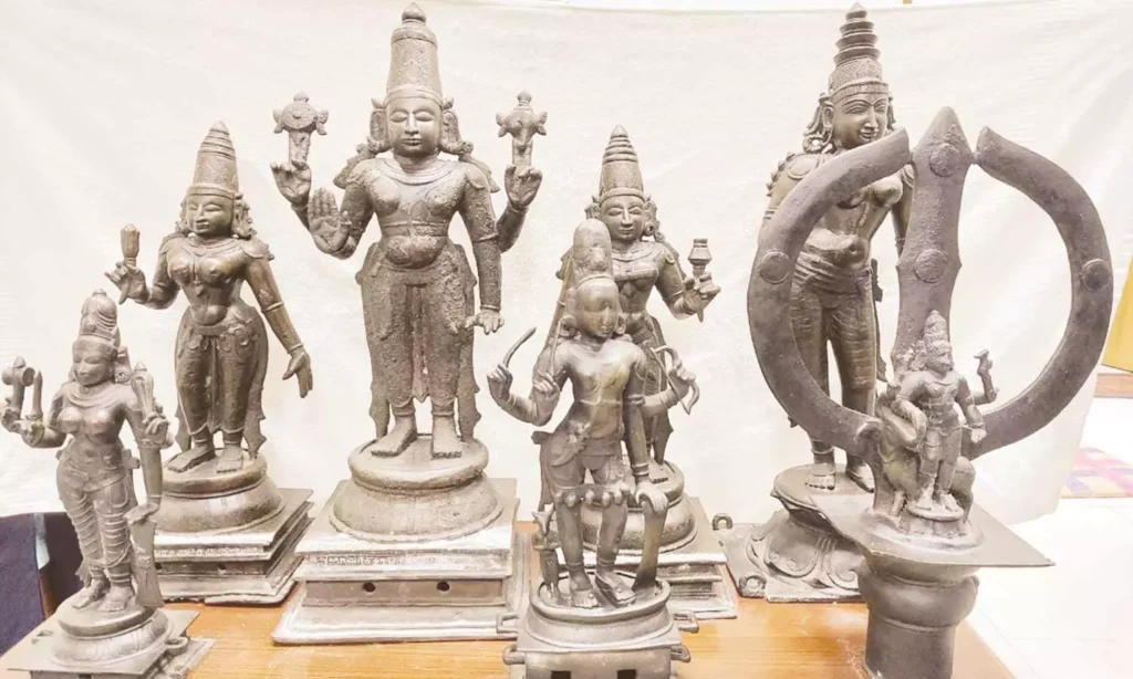 பல கோடி ரூபாய் மதிப்பிலான சாமி சிலைகள் மீட்பு.. - Dhinasari Tamil