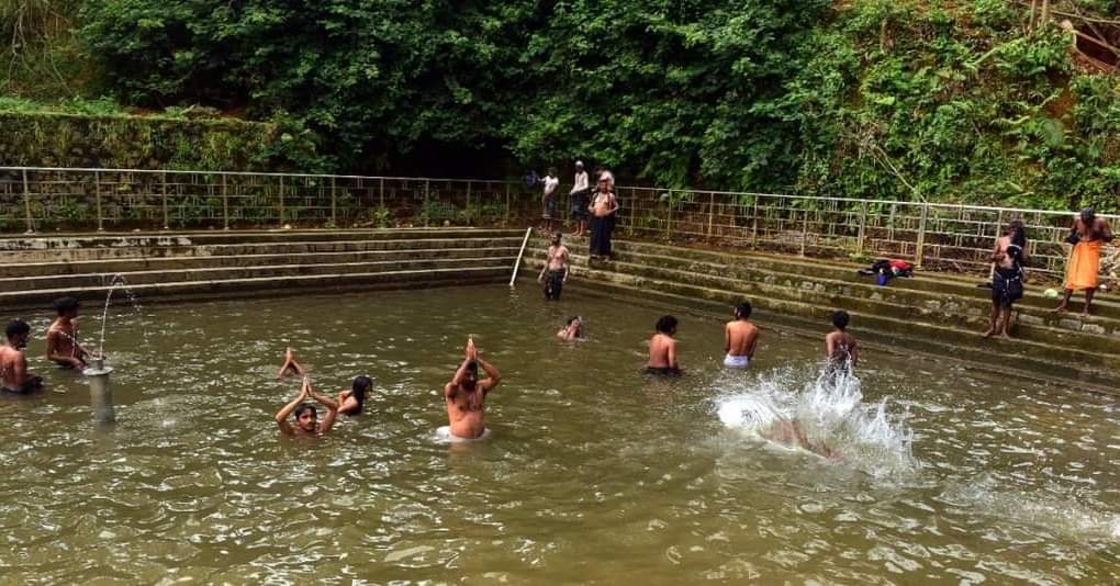 சபரிமலையில் பஸ்ம குளத்தில் பக்தர்கள் நீராட அனுமதி..