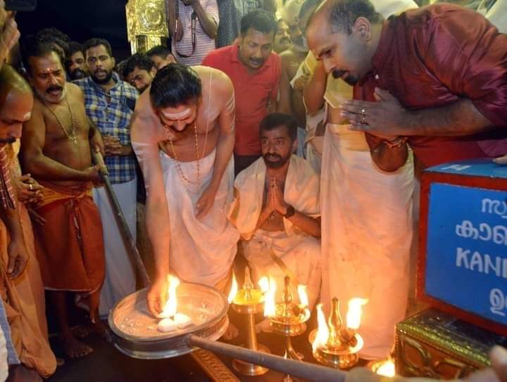 சபரிமலையில் ஜொலித்த கற்பூர ஜோதி ஊர்வலம்.. - Dhinasari Tamil