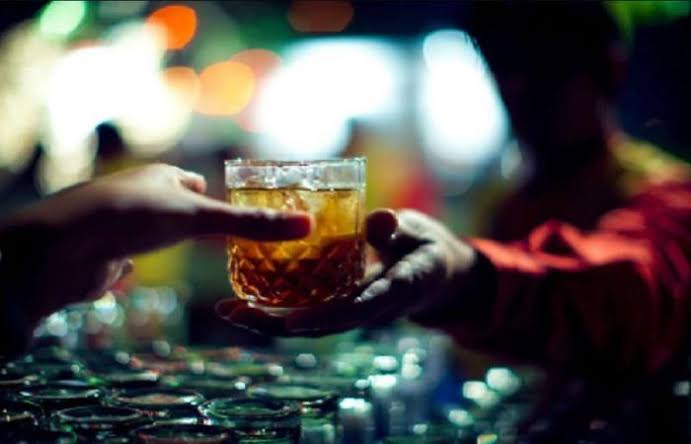 பீகாரில் கள்ளச்சாராயம் குடித்து 21 பேர் பலி.. - Dhinasari Tamil
