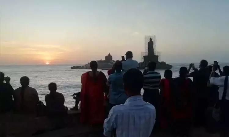 குமரி முதல் காஷ்மீர் வரை 2023 ஆங்கில புத்தாண்டு கொண்டாட்டம்.. - Dhinasari Tamil