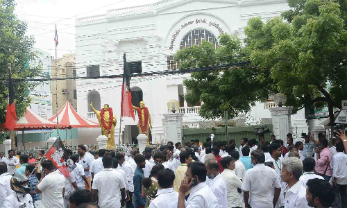 அதிமுக பொதுக்குழு வழக்கு விசாரணை நாளை ஒத்திவைப்பு.. இந்த வாரத்தில் தீர்ப்பு..?