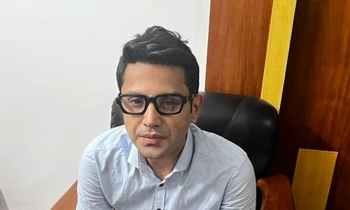 விமானத்தில் பெண் மீது சிறுநீர் கழித்த நபர் பெங்களூருவில் கைது..