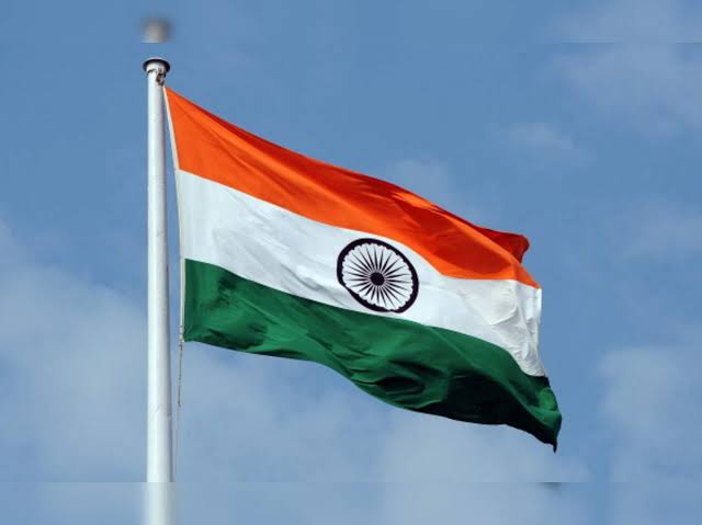 கோட்டையில் பறக்க விட மகாராஷ்டிராவில் இருந்து சென்னை வந்த தேசிய கொடி.. - Dhinasari Tamil