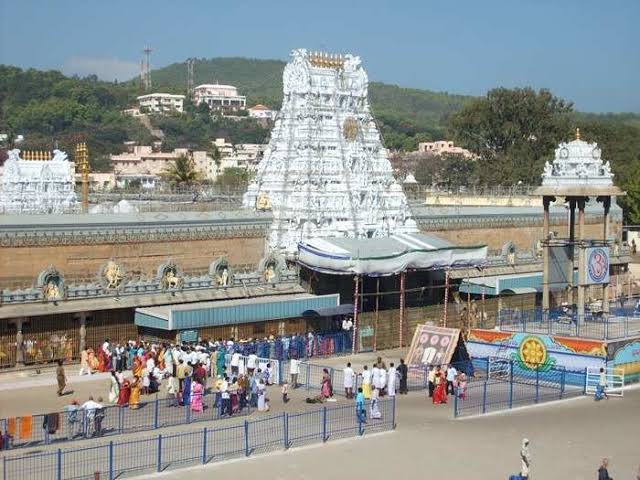 திருமலை கோவில் வங்கி டெபாசிட் தொகை ரூ.15,938 கோடியாக அதிகரிப்பு.. - Dhinasari Tamil