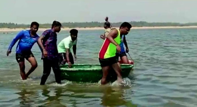 காவிரி ஆற்றில் மூழ்கி 4 பள்ளி மாணவிகள் பலி.. - Dhinasari Tamil