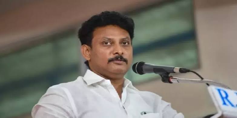 ஆசிரியா்களின் கோரிக்கைகள் பட்ஜெட்டில் வெளியாகும்- அன்பில் மகேஸ்.. - Dhinasari Tamil
