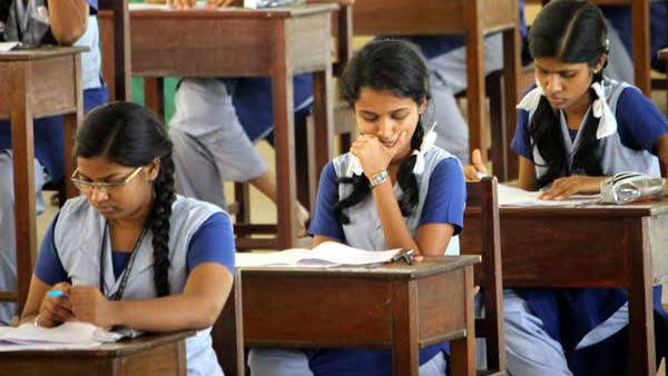 பிளஸ்2 தேர்வு எழுதாத 50,000 மாணவர்களை மீண்டும் தேர்வு எழுத நடவடிக்கை.. - Dhinasari Tamil