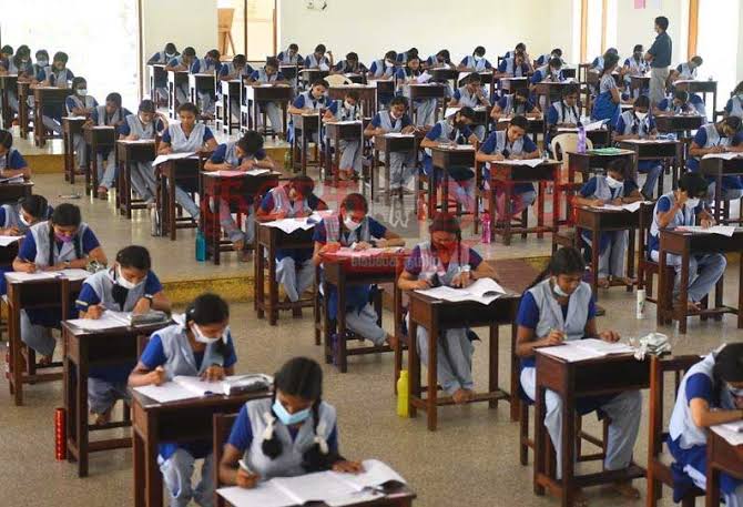 எஸ்.எஸ்.எல்.சி. தேர்வு இன்று துவங்கியது: 9.76 லட்சம் மாணவர்கள் எழுதுகிறார்கள்..