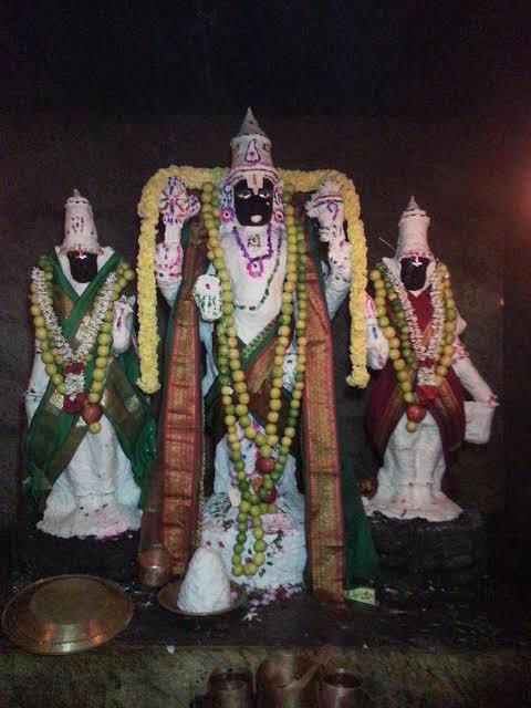 தமிழ் எழுத்துக்கள் நினைவுகூரும் 247 மலையேற்ற படிகள் அமைந்த காட்டழகர் பெருமாள் கோவில்