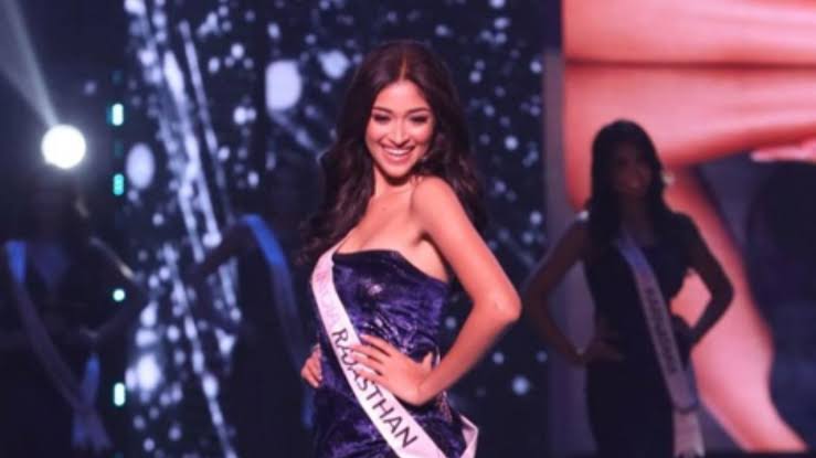 மிஸ் இந்தியா 2023 பட்டத்தை வென்ற  நந்தினி குப்தா(19)..