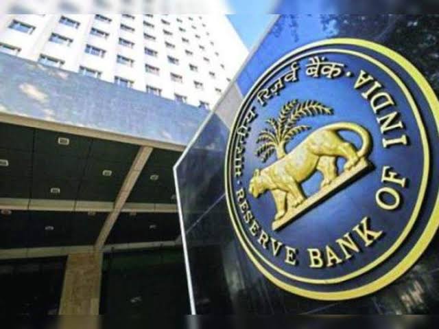 தமிழகம் 3-வது ஆண்டாக முதலிடம் அதிகம் கடன் வாங்குவதில்..