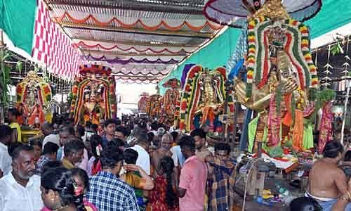 அட்சய திருதியை- கும்பகோணத்தில் 12 பெருமாள் கருட சேவை..