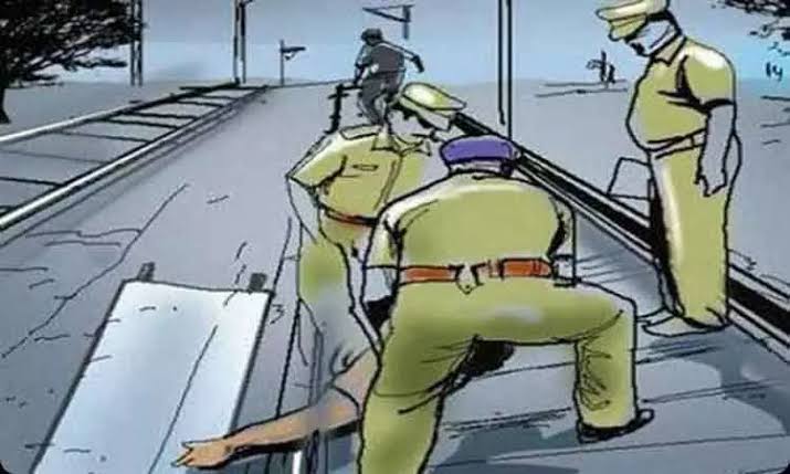 தண்டவாளத்தில் தூங்கிய 2 வாலிபர்கள் ரெயில் மோதி பலி..