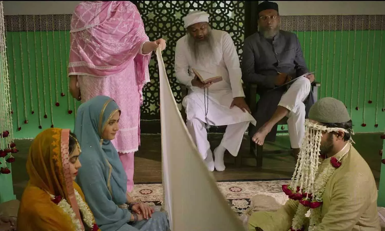 தி கேரளா ஸ்டோரி  விவகாரம் – மே.வ அரசுக்கு நீதிமன்றம் நோட்டீஸ்..