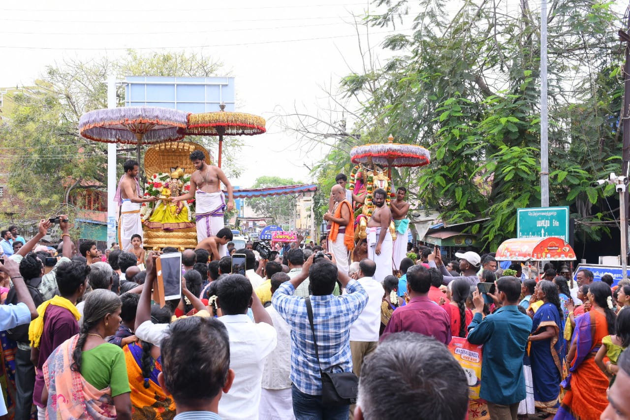 ஸ்ரீவில்லிபுத்தூர் ஆண்டாள் ரெங்கமன்னார் ஆற்றில் இறங்கும் வைபவம்..