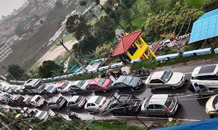 கொடைக்கானலில் கடும் நெரிசல் ..