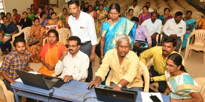 நாளை நடக்க இருந்த பட்டதாரி ஆசிரியர் மாறுதல் கலந்தாய்வு ஒத்திவைப்பு..