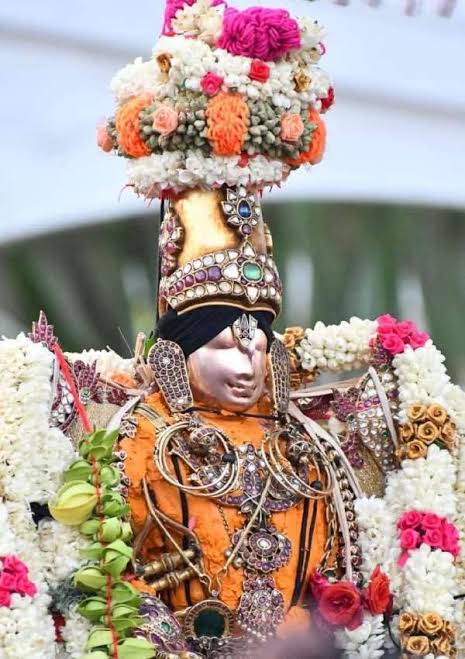 அழகர்கோவிலுக்கு திரும்பினார் அழகன் கள்ளழகர்..