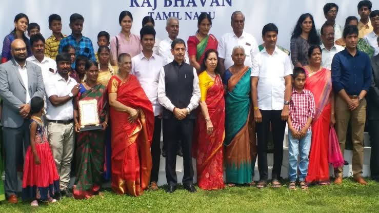 கவர்னர் மாளிகையில் அன்னையர் தினவிழா..