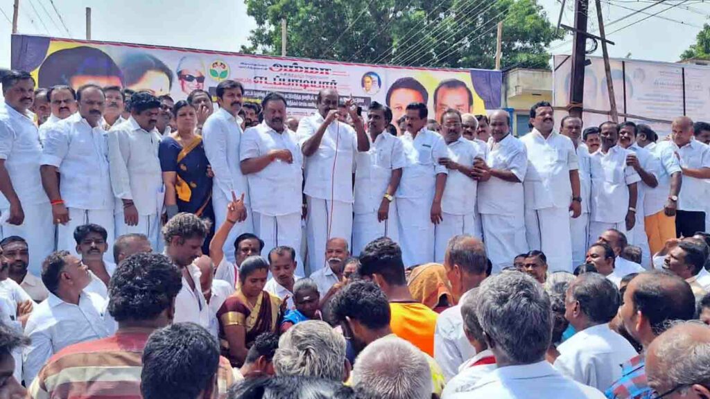 செந்தில் பாலாஜியை பதவி நீக்கக் கோரி அதிமுக ஆர்ப்பாட்டம்! - Dhinasari Tamil