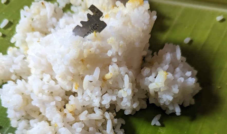 வீட்டுக்கு வாங்கி வந்த ஹோட்டல் சாப்பாடில் பிளேடுத் துண்டு! மதுரையில் பரபரப்பு! - Dhinasari Tamil