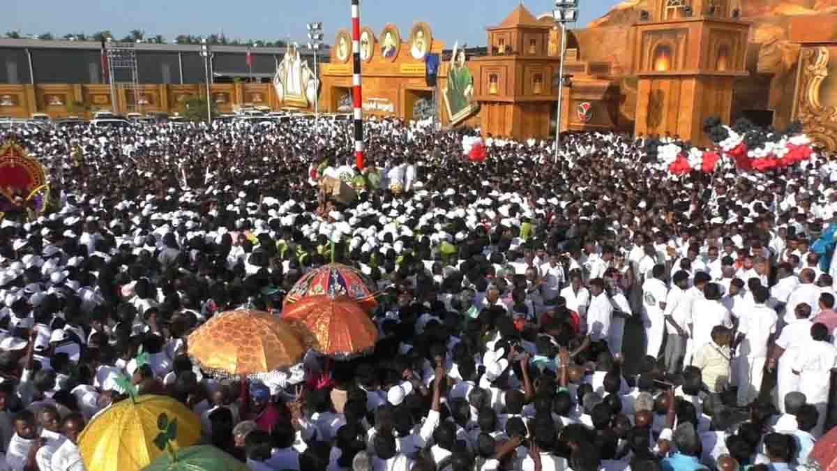 அதிமுக., தொண்டர் வெள்ளத்தில் மதுரை மாநாடு! 32  தீர்மானங்கள் நிறைவேறம்!