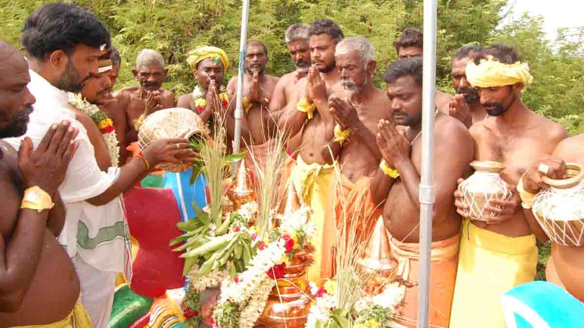அலங்காநல்லூர் அருகே ஶ்ரீ பகவதி அம்மன், கோட்டை கருப்பசாமி திருக்கோவில் மகா கும்பாபிஷேக விழா!