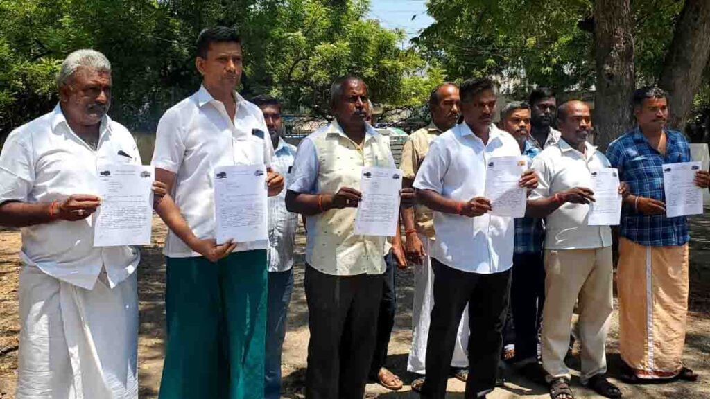 கரூரில் மணல் குவாரியை திறக்க வேண்டும்: மணல் லாரி உரிமையாளர் சங்கத்தினர் மனு! - Dhinasari Tamil