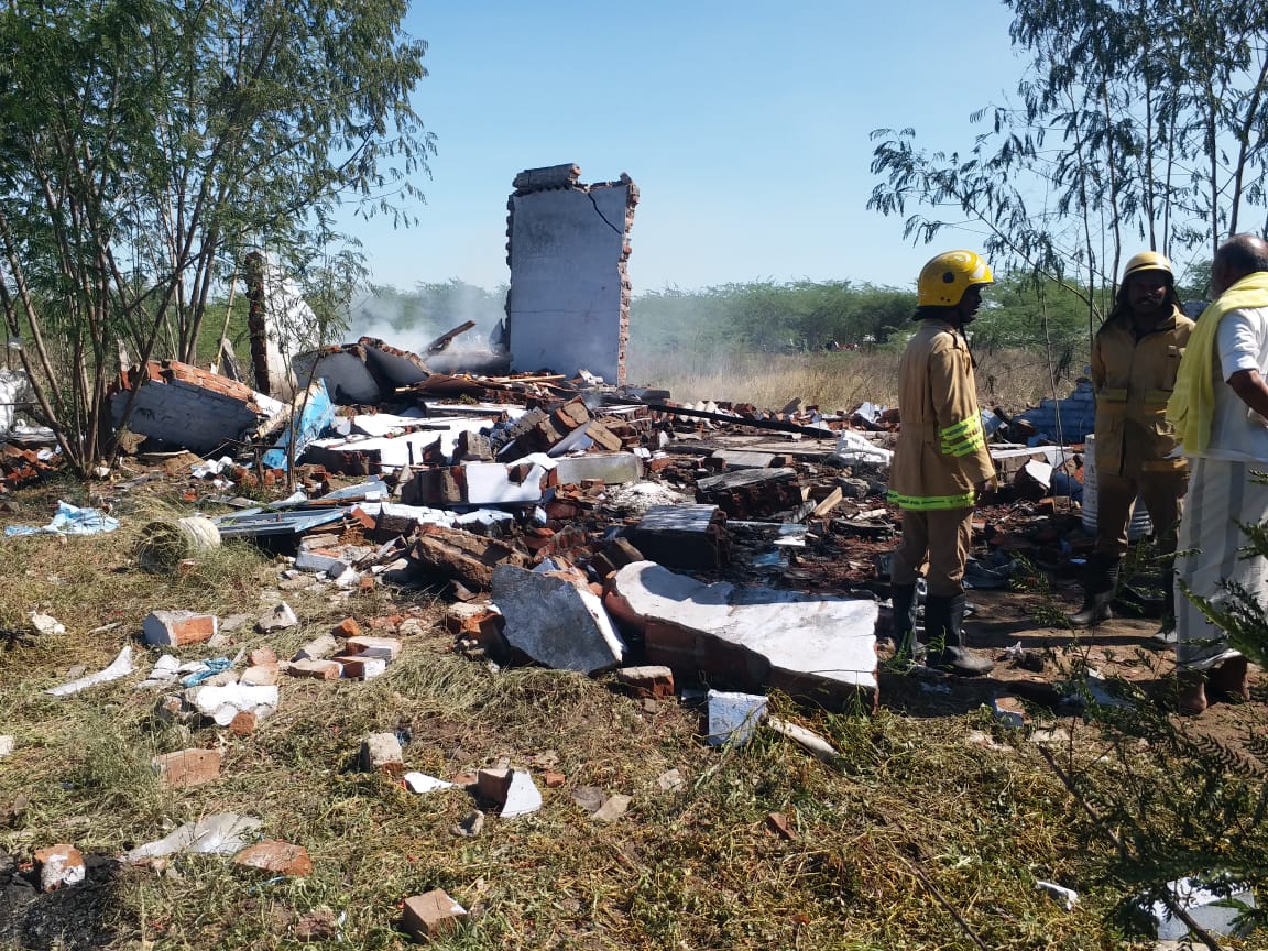 சாத்தூர் – பட்டாசு ஆலையில் வெடி விபத்து 4 பேர் பலி